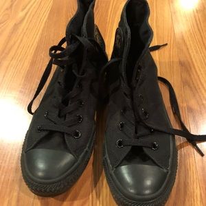 black canvas converse